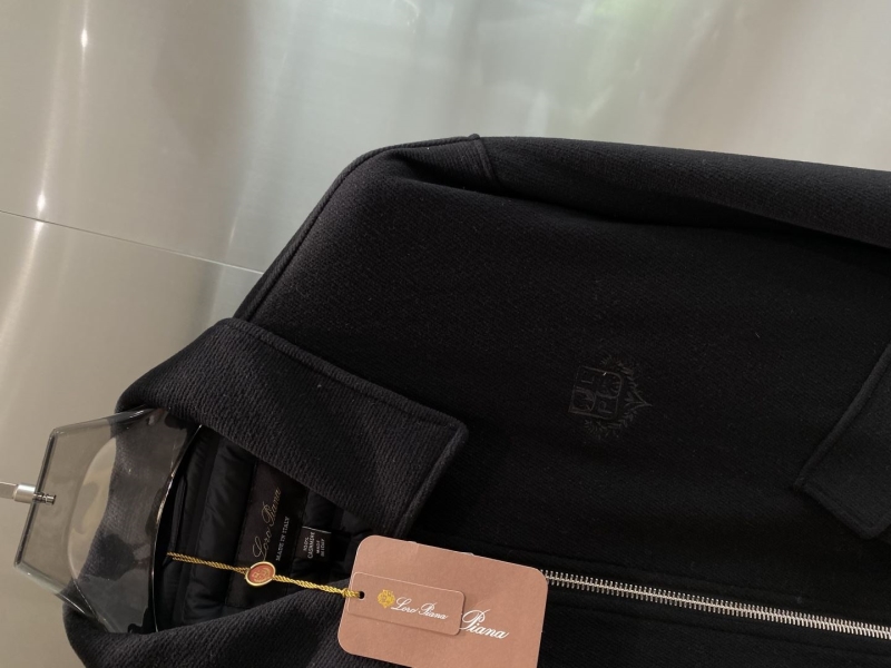 L0r0 P1ana outwear